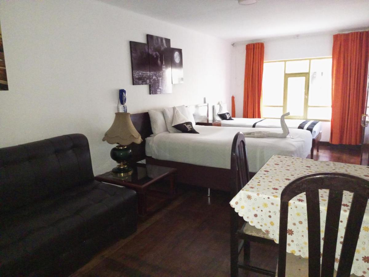Isabela Hotel ラパス エクステリア 写真